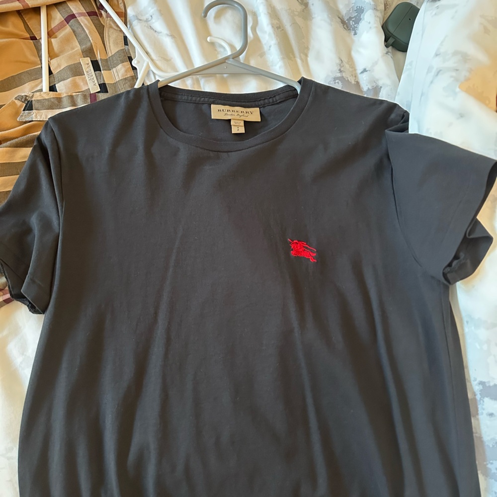 Men Burberry T shirt black small